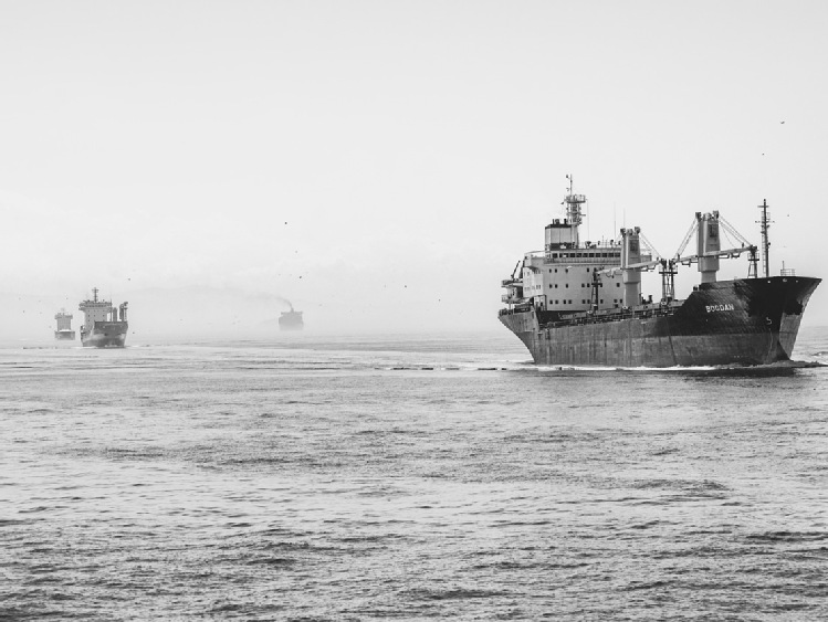 O połowę mniej statków przepływających przez Kanał Panamski